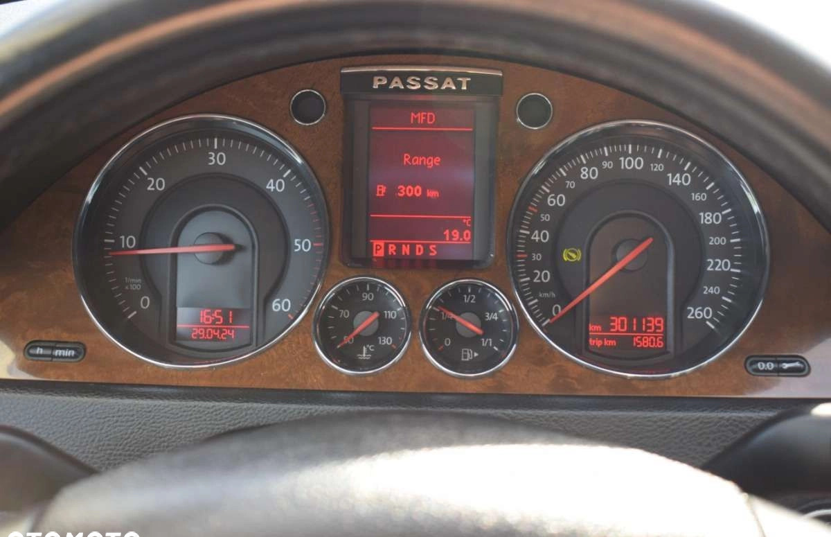 Volkswagen Passat cena 19900 przebieg: 301139, rok produkcji 2006 z Tczew małe 742